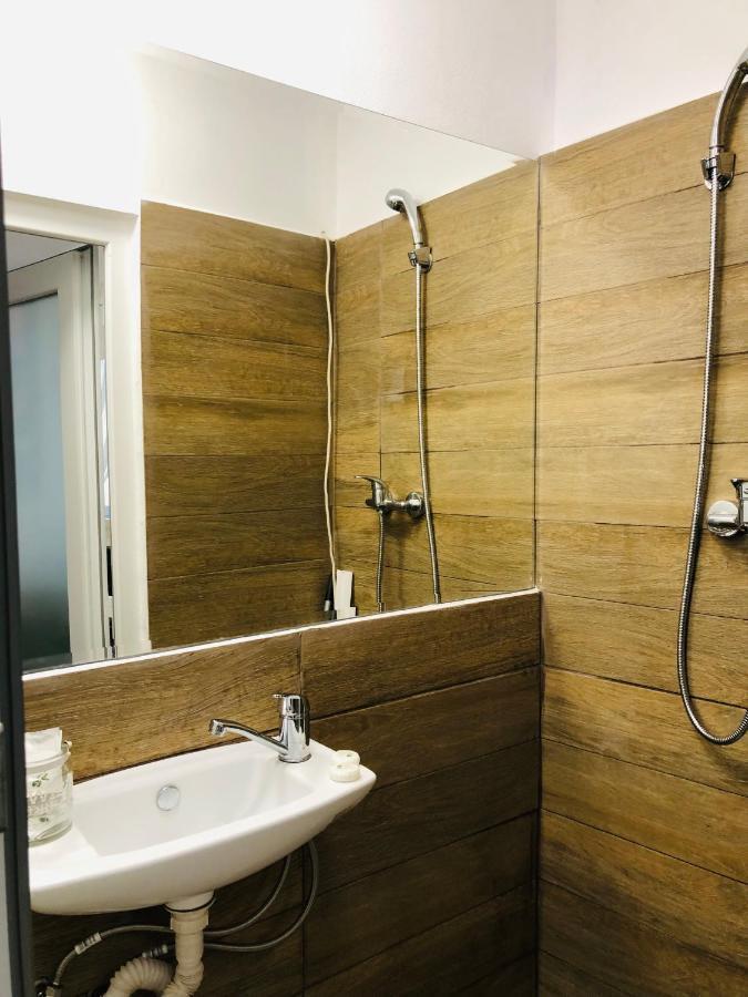Central Petit Room Braşov Buitenkant foto